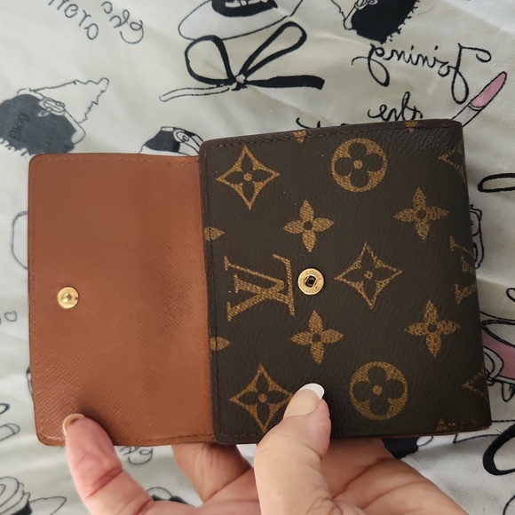 AUTHENTIC Louis Vuitton  Small Wallet - Picture 16 of 16